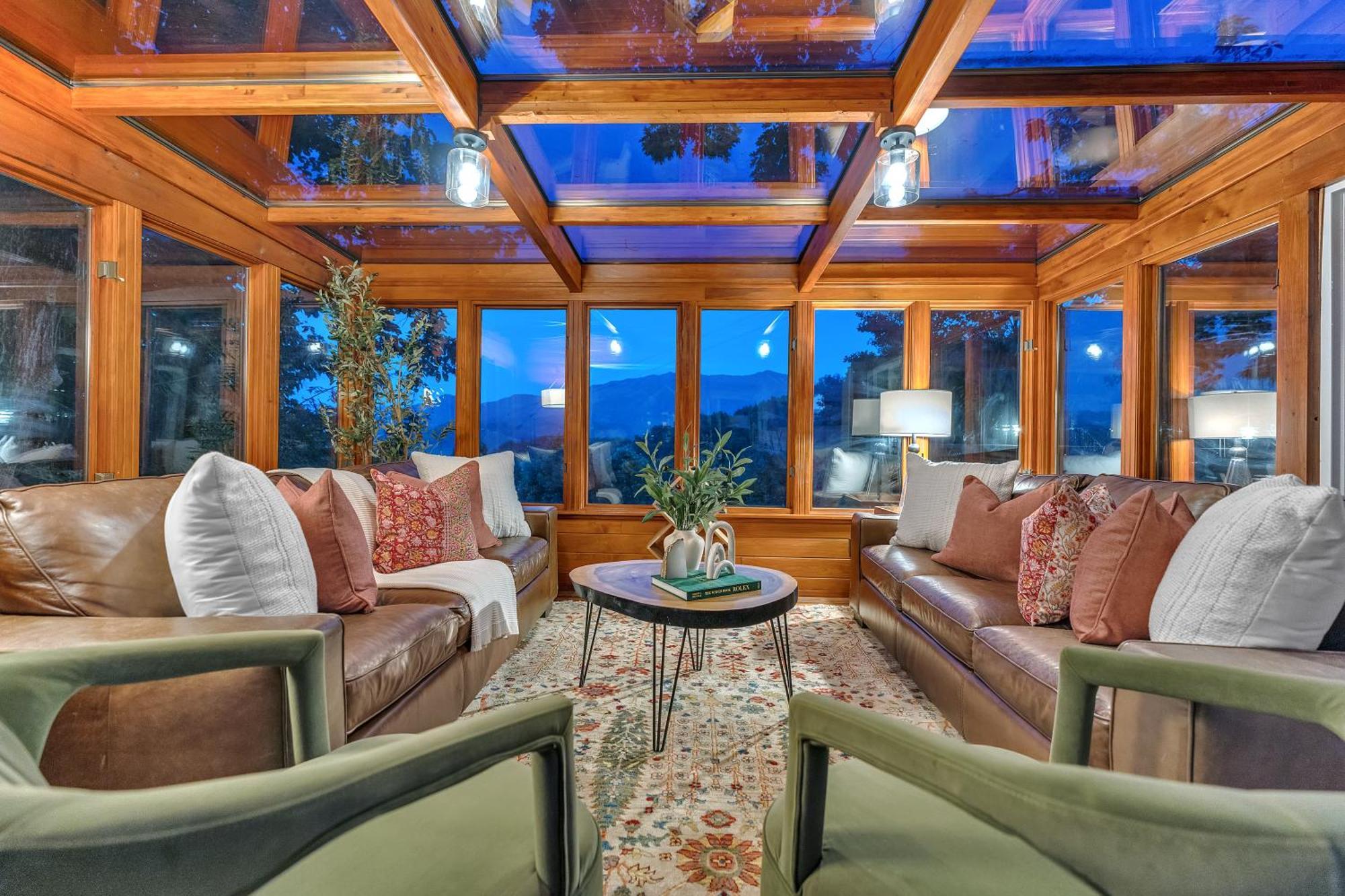 Family Chalet With Sauna, Hottub, Heavenly Views! Mins To Downtown! Gatlinburg Dış mekan fotoğraf