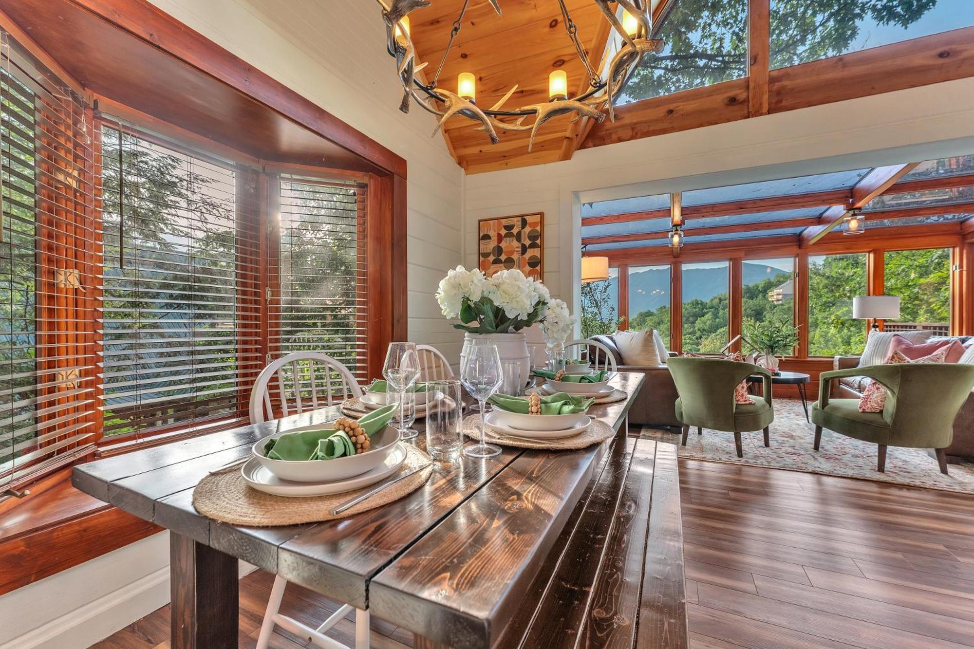 Family Chalet With Sauna, Hottub, Heavenly Views! Mins To Downtown! Gatlinburg Dış mekan fotoğraf