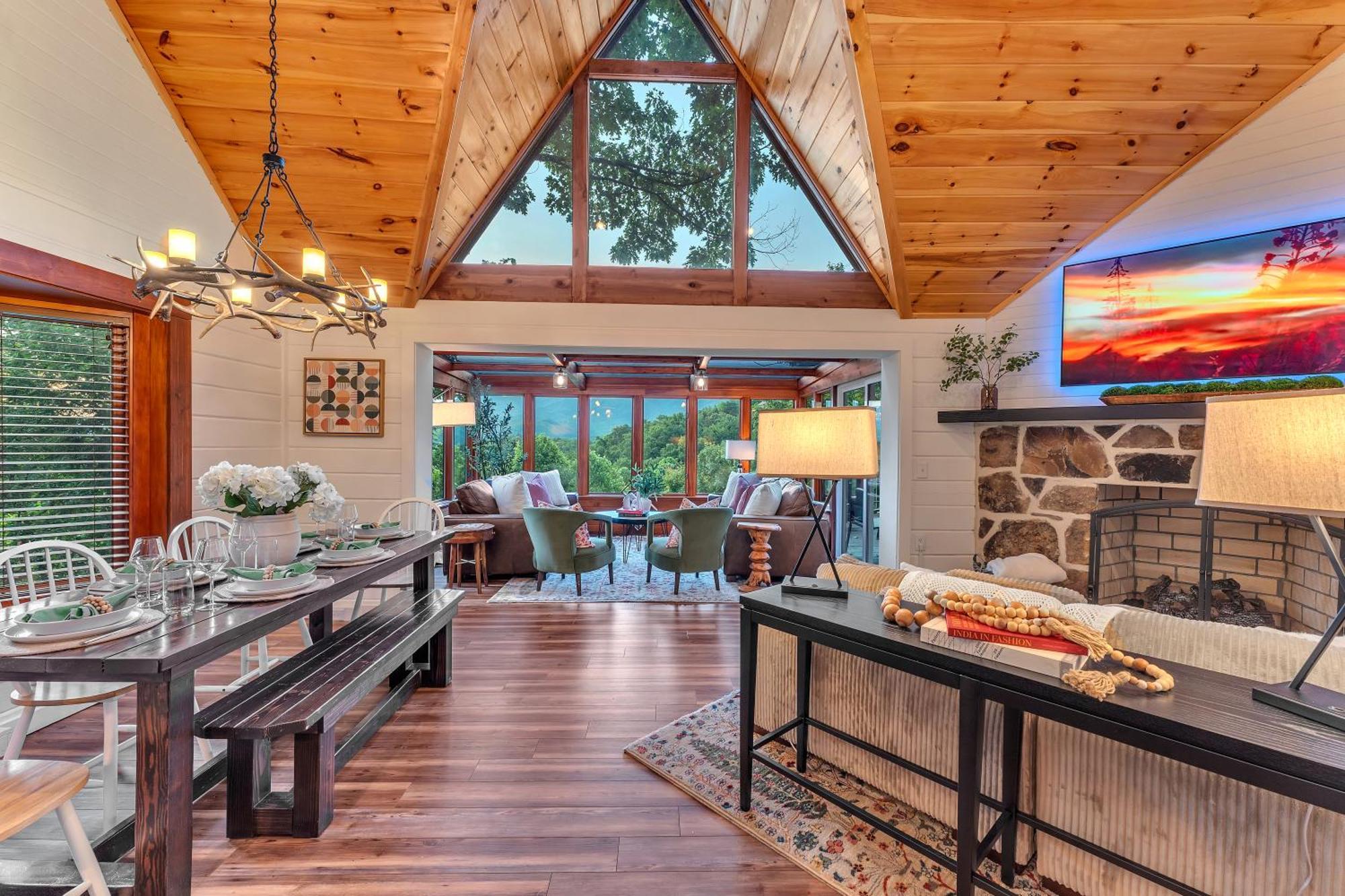 Family Chalet With Sauna, Hottub, Heavenly Views! Mins To Downtown! Gatlinburg Dış mekan fotoğraf